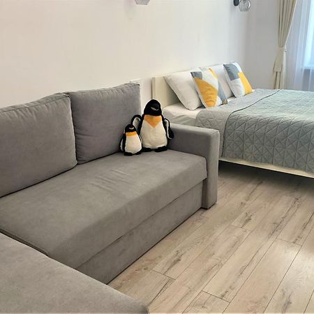 Iris Apartment On Popovich リヴィウ エクステリア 写真